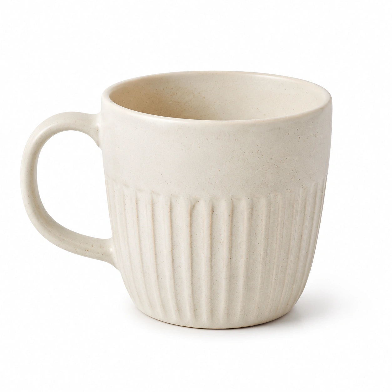 Tazza 350 ml in ceramica color crema con rilievi verticali - manico ergonomico